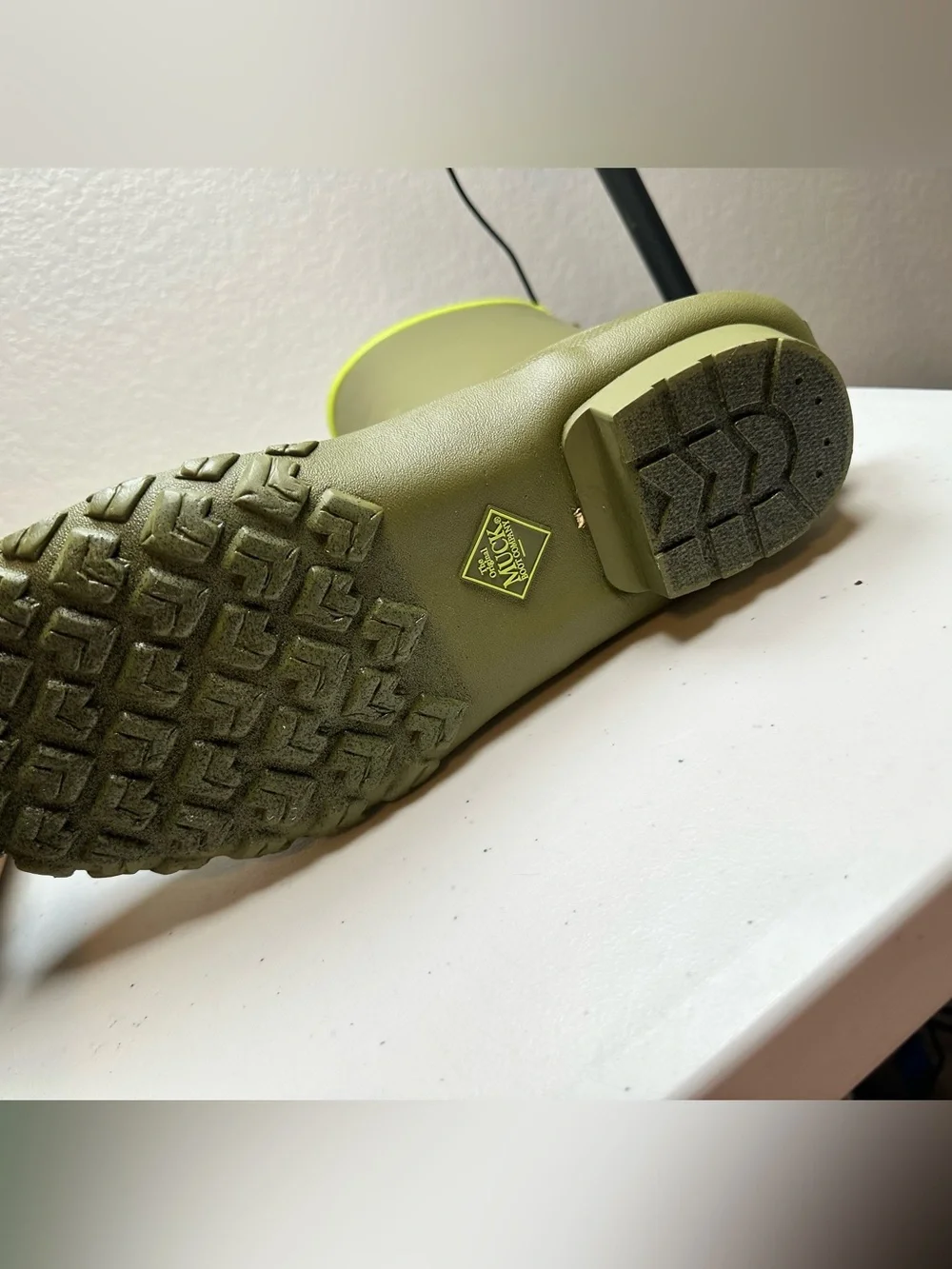 NIB The MUCK Boot Co Men’s Olive Green Harvester 12” Rubber Boot - Size 14